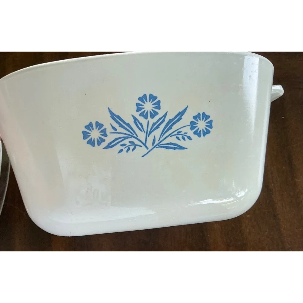 Corning Ware Vintage Casserole Dish Blue Cornflower 1.75 QT P-1 3/4-B with Lid